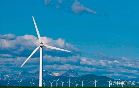 民用风力发电机值得安装吗？每天大概发出多少电，可以赚钱？